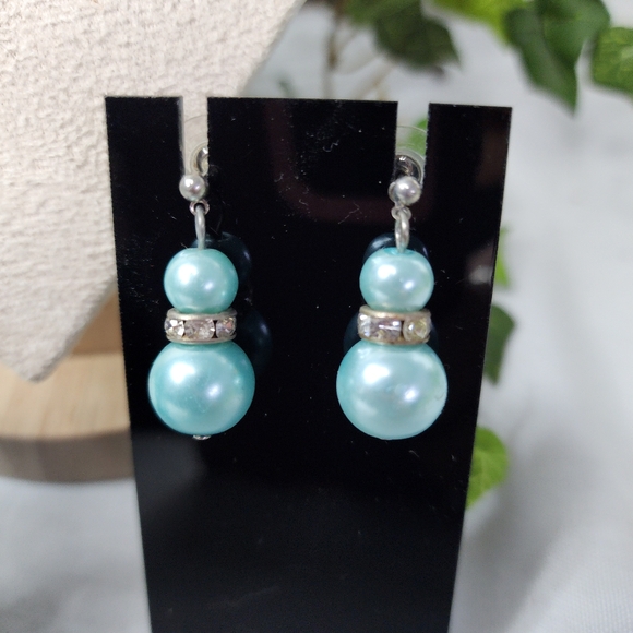Aqua Blue Glass Pearl and Rhinestone Necklace Earrings and Bracelet Set - Picture 8 of 15